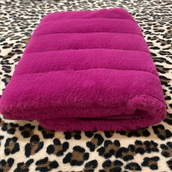 Faux Furry Purple Clutch 💜Wristlet Bag Purse Pink Fushia Color Y2K Fashion Boho - Picture 11 of 17